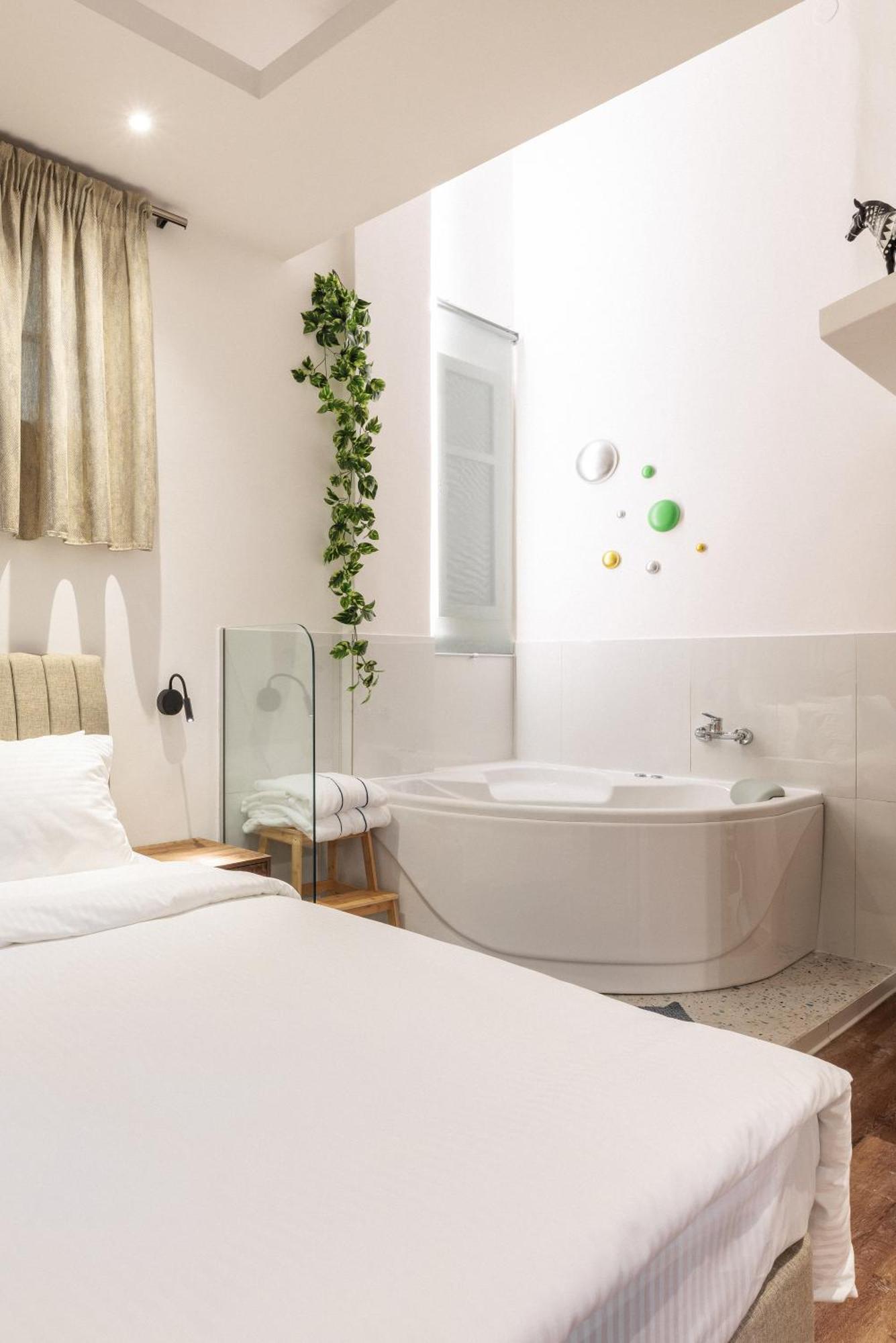 Couple-In Magical Suite With Jacuzzi Salonicco Esterno foto