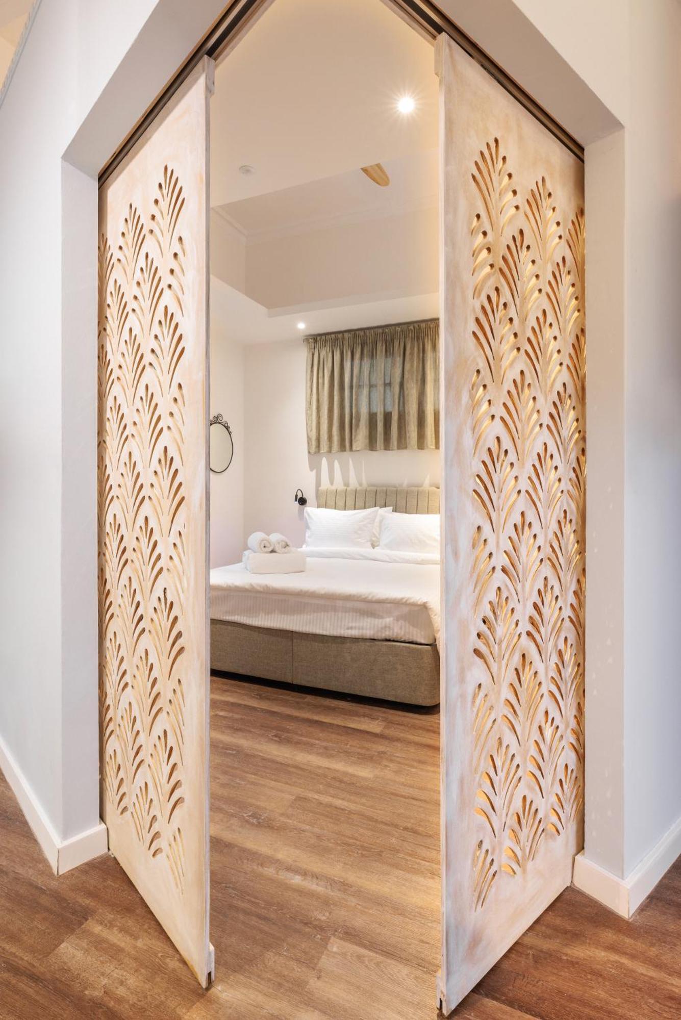 Couple-In Magical Suite With Jacuzzi Salonicco Esterno foto